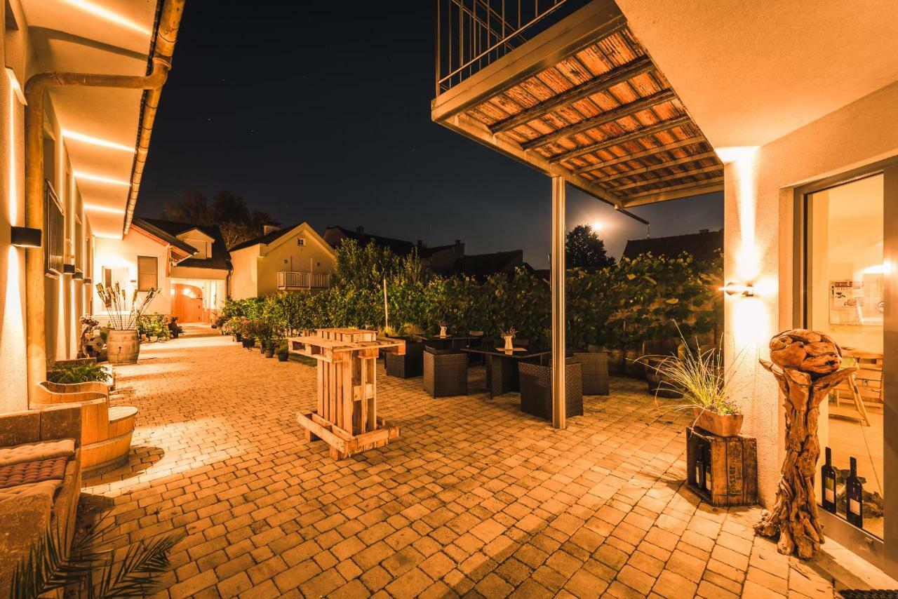 Weingut Gaestehaus D&D Haider ヨイス エクステリア 写真