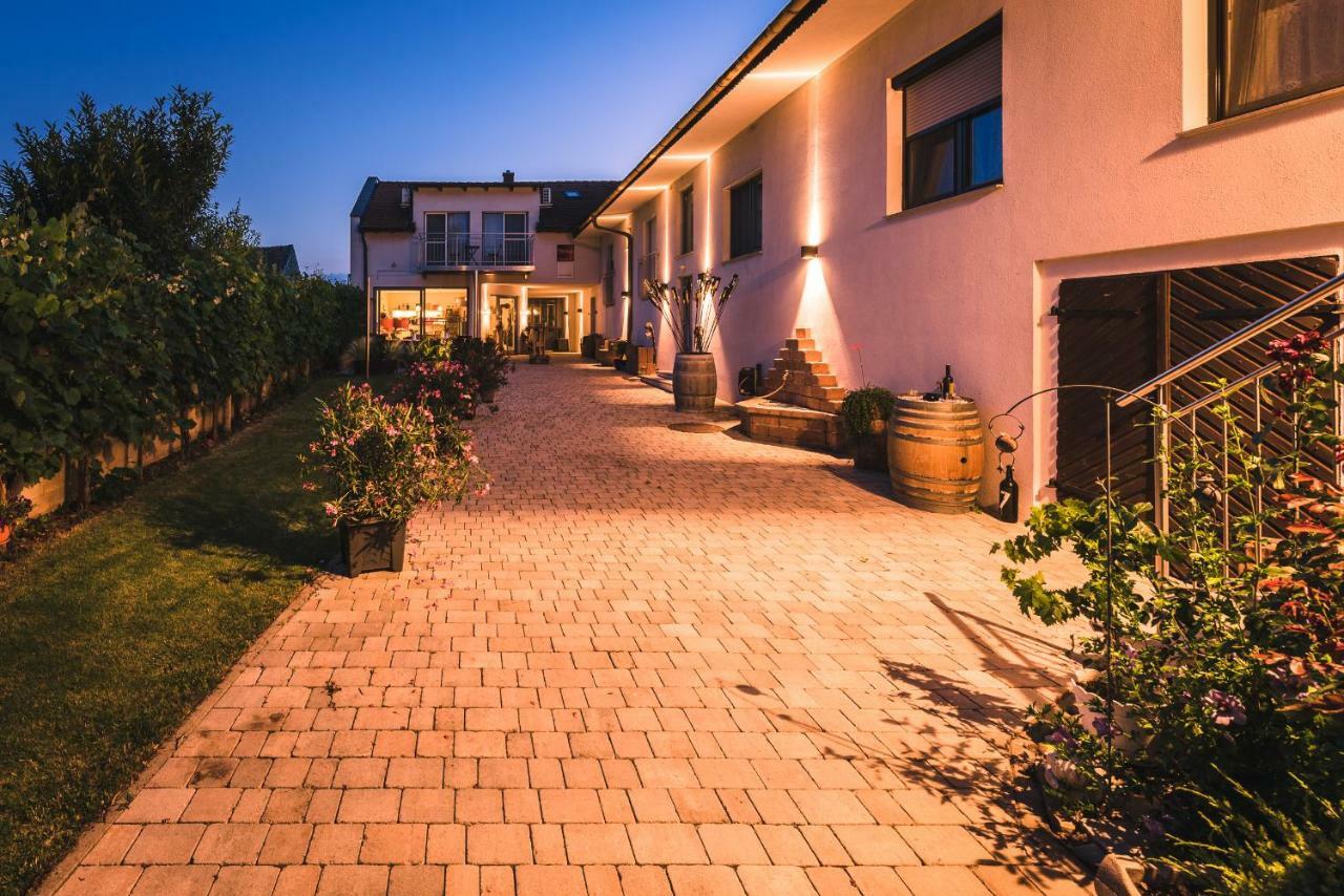 Weingut Gaestehaus D&D Haider ヨイス エクステリア 写真